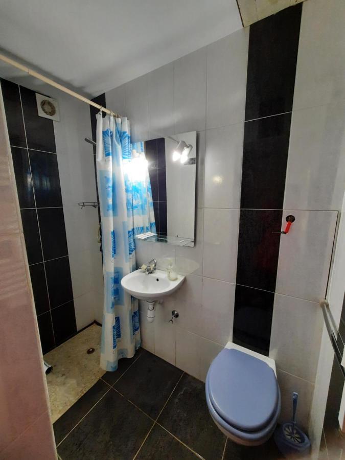 Midnight Cats' Apartment In Rynok Square Світло Є Завжди! Liov Exterior foto