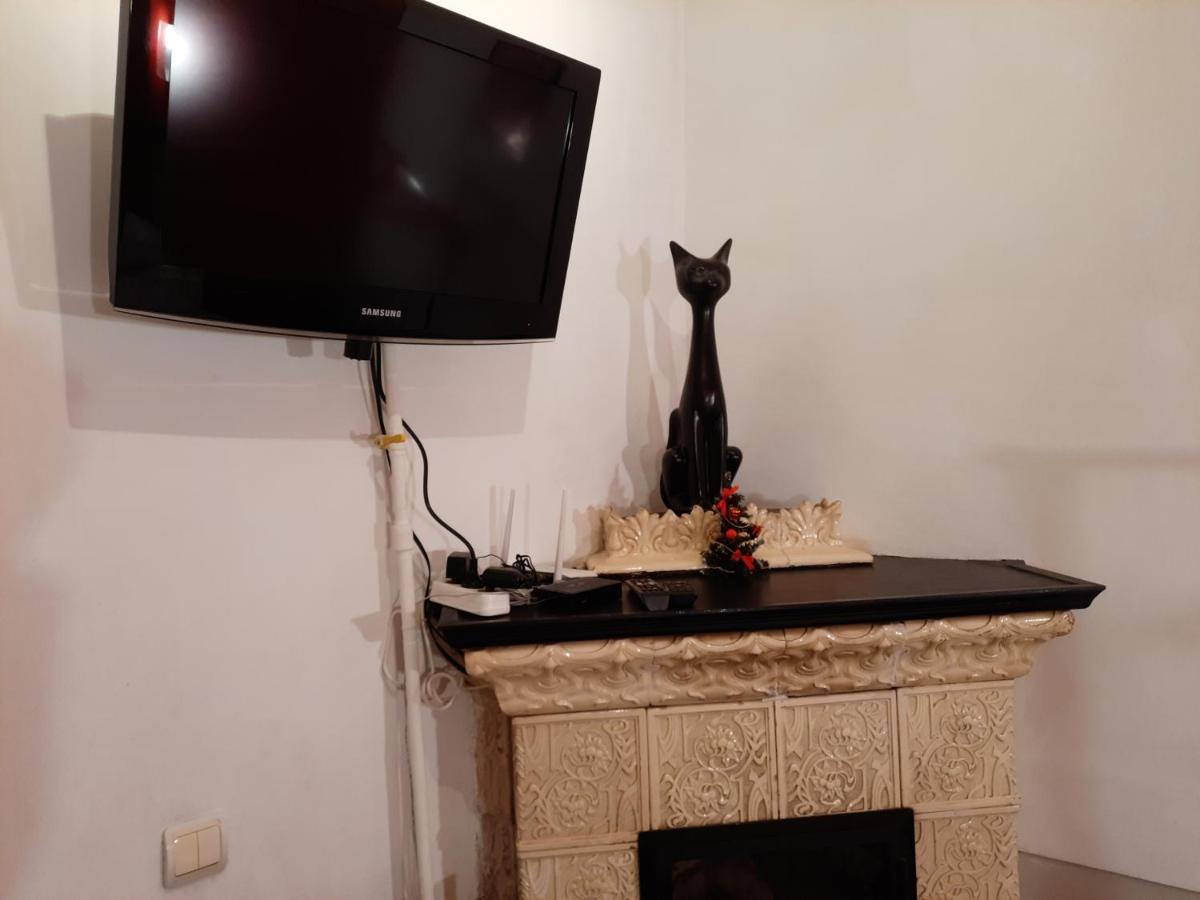 Midnight Cats' Apartment In Rynok Square Світло Є Завжди! Liov Exterior foto