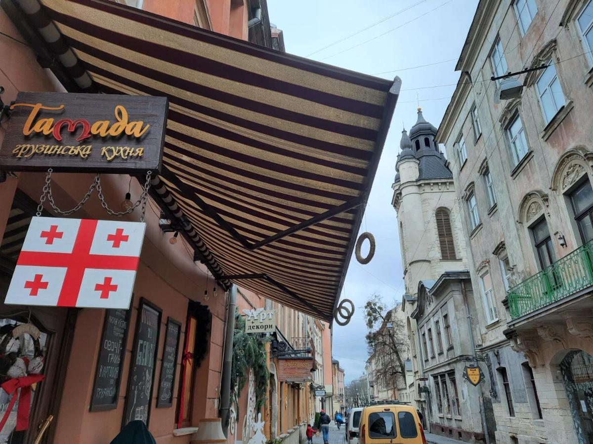 Midnight Cats' Apartment In Rynok Square Світло Є Завжди! Liov Exterior foto