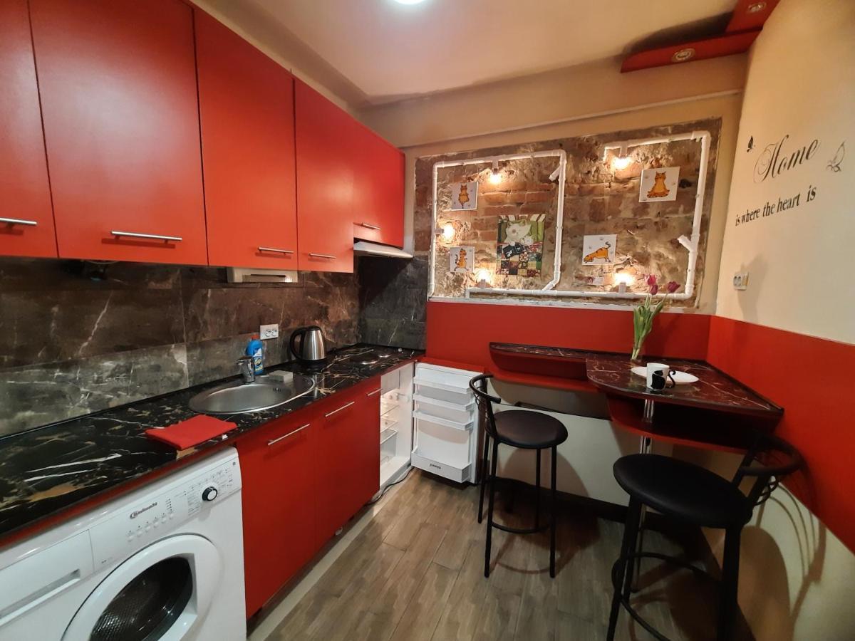 Midnight Cats' Apartment In Rynok Square Світло Є Завжди! Liov Exterior foto
