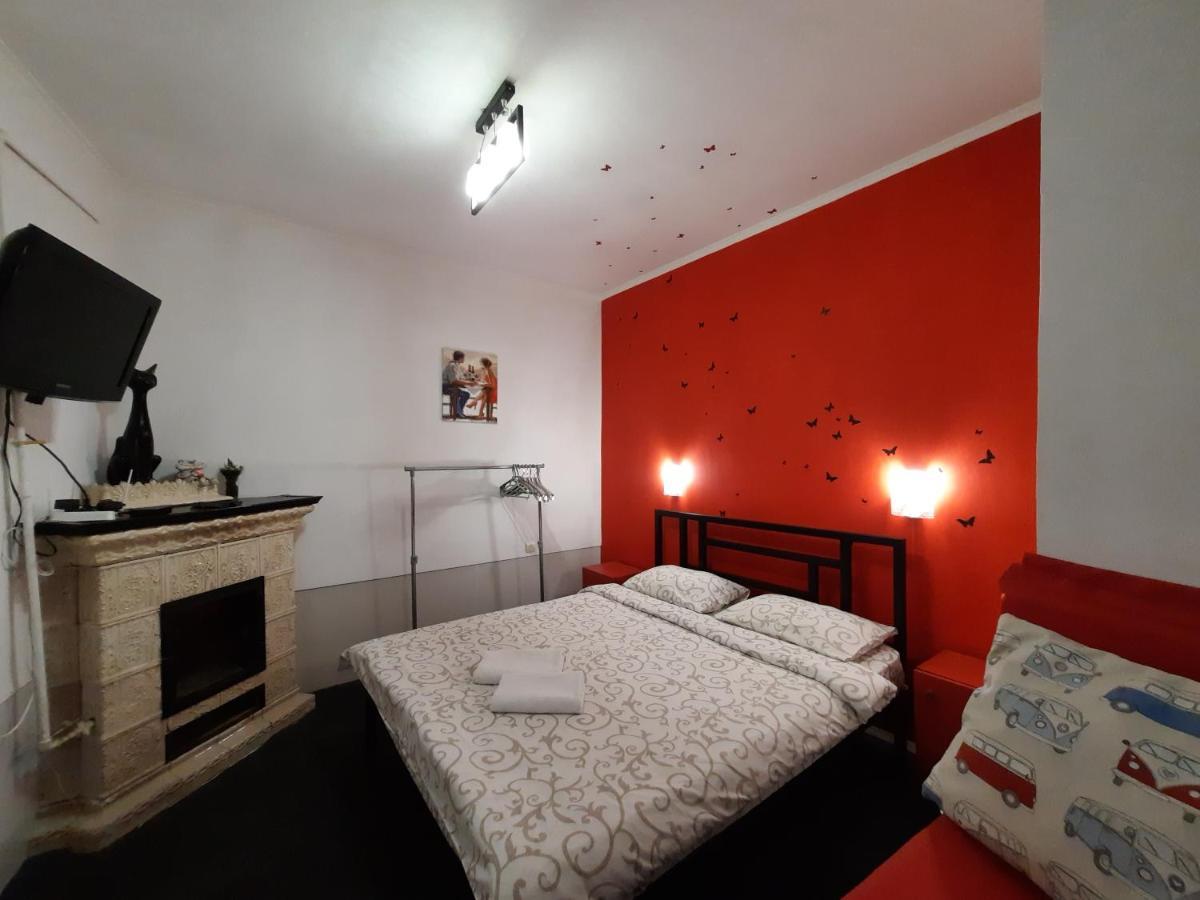 Midnight Cats' Apartment In Rynok Square Світло Є Завжди! Liov Exterior foto